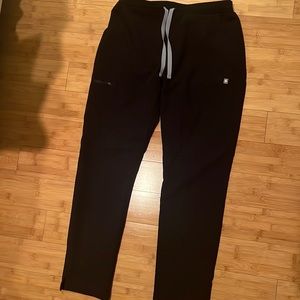 - Figs scrub pants. Straight leg- Livingston style with stretchy elastic w…